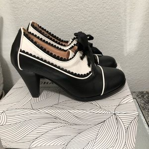 Vintage style heels
